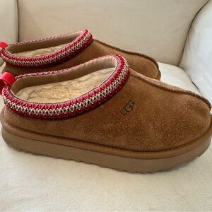 Ugg Slippers, youth 4, Chestnut